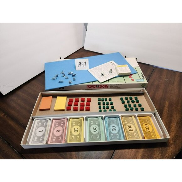 Vintage 1997 Monopoly Board Game Parker Brothers Complete Great Condition - Picture 1 of 12